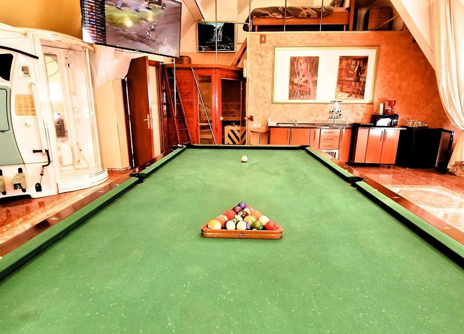 Central Skylight Suites - The Breakroom Bucareste